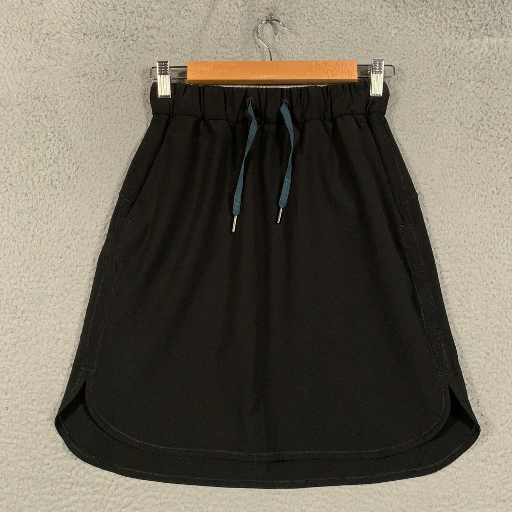 Lululemon On the Fly Skirt Women's 4 Black Woven Drawstring Pockets Athletic